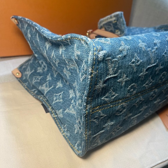 ‼️‼️SOLD‼️‼️
💙Louis Vuitton Denim Onthego MM💙 - Picture 7 of 13